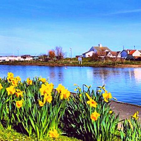 Romantic Lakeside Cottage By The Beach! With Super Cosy Log Burner! The Perfect Escape To Your Home From Home By The Sea! So Relaxing - You Won'T Want To Leave! Pet Friendly! Mablethorpe Zewnętrze zdjęcie