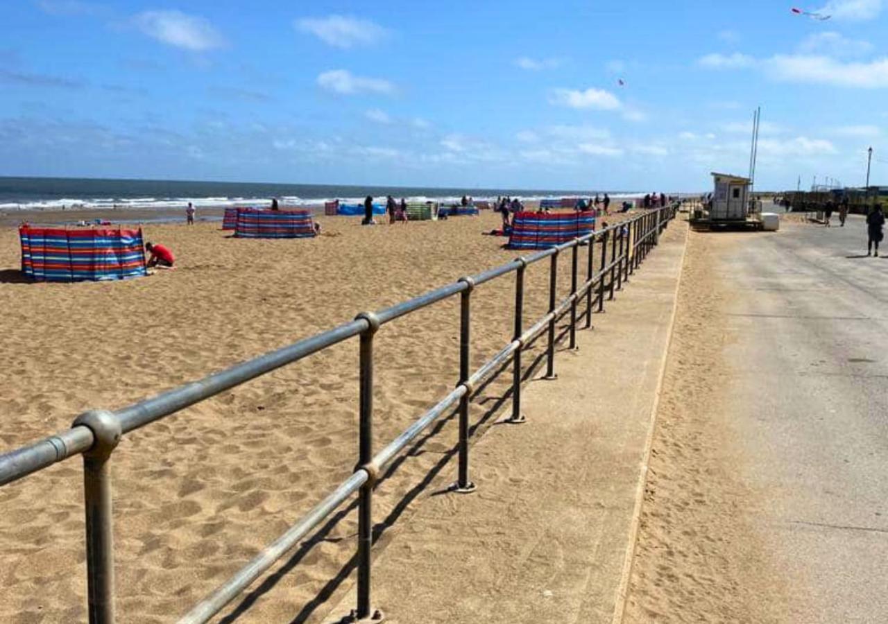 Romantic Lakeside Cottage By The Beach! With Super Cosy Log Burner! The Perfect Escape To Your Home From Home By The Sea! So Relaxing - You Won'T Want To Leave! Pet Friendly! Mablethorpe Zewnętrze zdjęcie