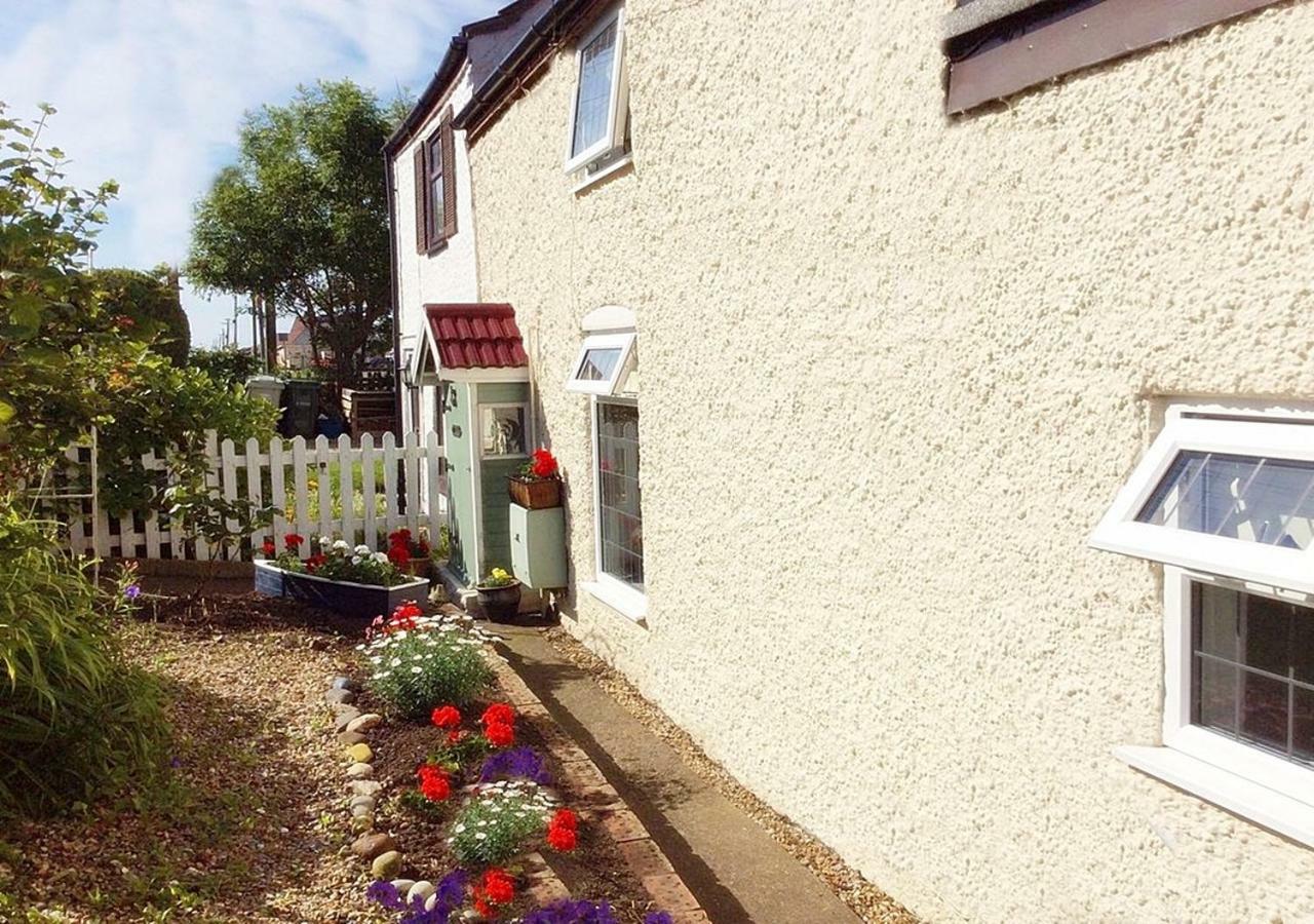 Romantic Lakeside Cottage By The Beach! With Super Cosy Log Burner! The Perfect Escape To Your Home From Home By The Sea! So Relaxing - You Won'T Want To Leave! Pet Friendly! Mablethorpe Zewnętrze zdjęcie